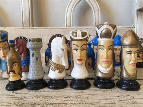 Vintage Duncan Hand Painted Chess Set Ceramic Pieces Heads