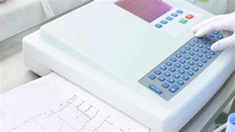 EKG vs. ECG: What's the Difference?