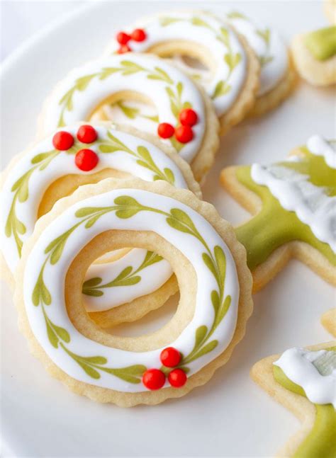 Easy decorated sugar cookies for Christmas! | Holiday baking, Christmas food, Cookie decorating