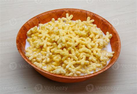 Cereal breakfast with milk 8435501 Stock Photo at Vecteezy