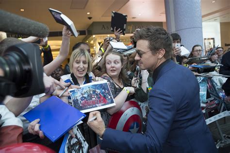 Jeremy Renner aka Clint Barton Red Carpet at Avengers Age of Ultron UK ...