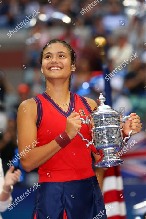 Emma Raducanu Celebrates Victory Trophy Editorial Stock Photo - Stock ...