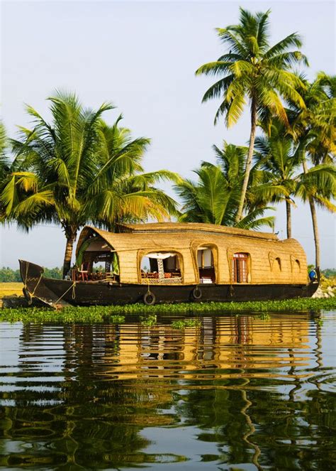 Enjoy Cruising in Houseboats through Kumarakom Backwaters | House boat kerala, Kerala travel ...