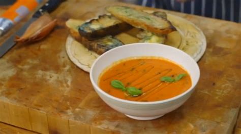 Quick tin tomato and basil soup with garlic butter and Italian San ...