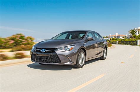 2015 Toyota Camry Hybrid First Test - Motor Trend