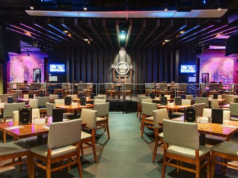 Hard Rock Cafe Hollywood on Hollywood Blvd. | Discover Los Angeles