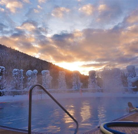 Nakusp Hot Springs Cedar Chalets Pool Pictures & Reviews - Tripadvisor