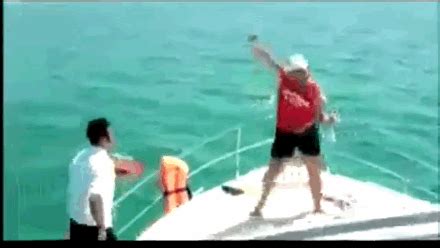 Party Fails (17 gifs)