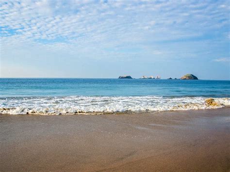 The 8 Best Ixtapa and Zihuatanejo Beaches | Sand In My Suitcase