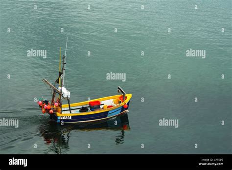 Fishing boat, Looe harbour, Cornwall, United Kingdom Stock Photo - Alamy