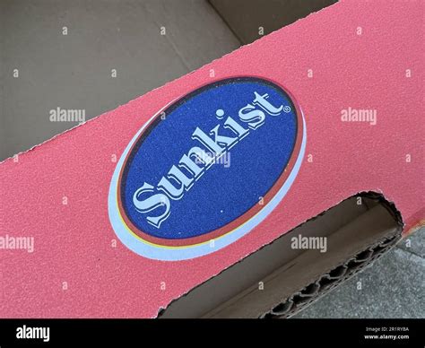 Sunkist logo hi-res stock photography and images - Alamy