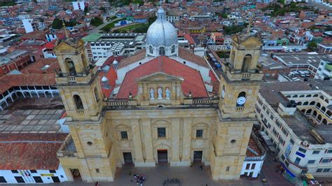 Chiquinquirá Boyacá desde un drone - Sky Zoom fotografía y video aéreo