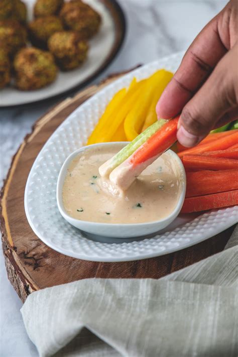 Garlic Tahini Sauce Recipe - Spice Up The Curry