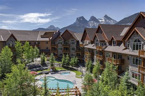 13 BEST Canmore Hotels and Accommodations to Book (for 2024)