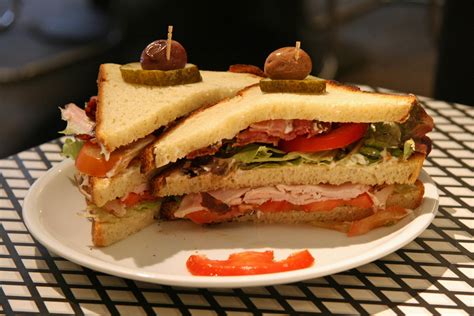 Barcomi's Deli - Lunch in a Berlin Courtyard - Berlin Love