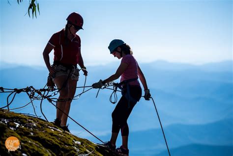 Abseiling - Adventureguidesaustralia.com