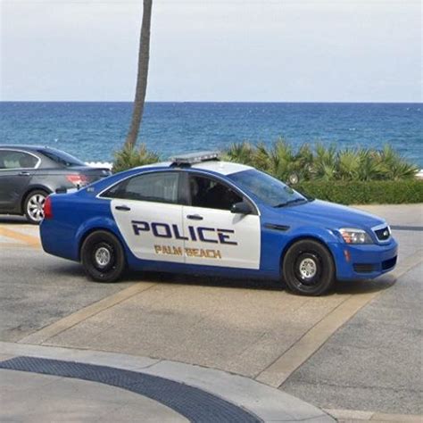 Palm Beach police car in Palm Beach, FL (Google Maps)