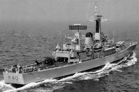 HMS Sirius F40 | Royal navy ships, Navy ships, Navy day