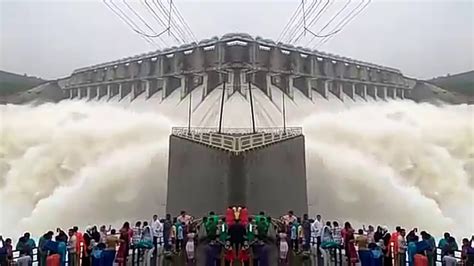 The largest dam in India hirakud dam - YouTube