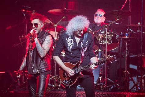 Review: Queen + Adam Lambert bring a grand, theatrical rock show to ...