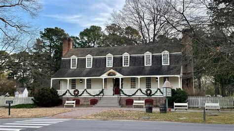 Dine at one of Colonial Williamsburg’s Historic Taverns