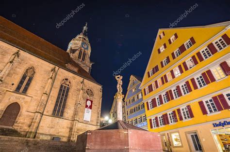 La vida nocturna en el casco antiguo hist rico de Tubingen 2024