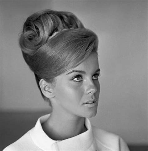 9+ Divine Popular 1960s Hairstyles For Women