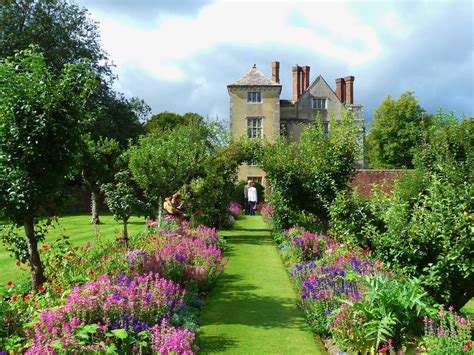 Cranborne Manor Gardens in the Cranborne Chase Manor Garden, Garden Park, Garden View, Cottage ...