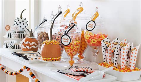 Trick-Or-Treat Yo'Self with These Halloween Candy Bowls | Halloween candy bowl, Halloween candy ...