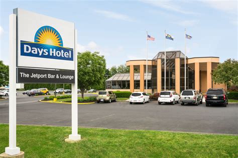 Days Hotel by Wyndham Allentown Airport / Lehigh Valley | Allentown, PA Hotels