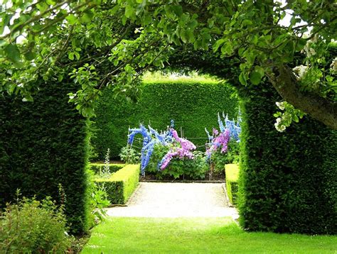 Castle Howard Gardens | Castle howard, Beautiful gardens, Landscape design