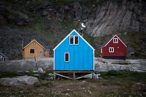 Architecture in Greenland - from colorful wooden houses to swimming ...