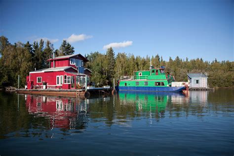 19 Reasons to See Great Slave Lake - Spectacular NWT