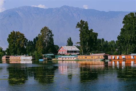 Houseboats on Dal Lake · Free Stock Photo