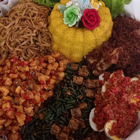 Open Order Tumpeng Nasi Kuning-Kedai Pastel Lisa