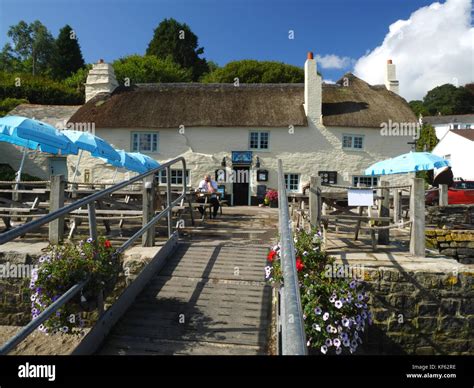 The thatched Pandora Inn at Restronguet near Falmouth, Cornwall Stock ...