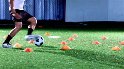 Using Smaller Balls to Develop Better Control – Perfect Soccer Skills