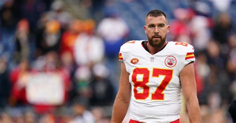 Travis Kelce Wears LeBron James' Sneakers Before Chiefs Game - Sports Illustrated FanNation ...