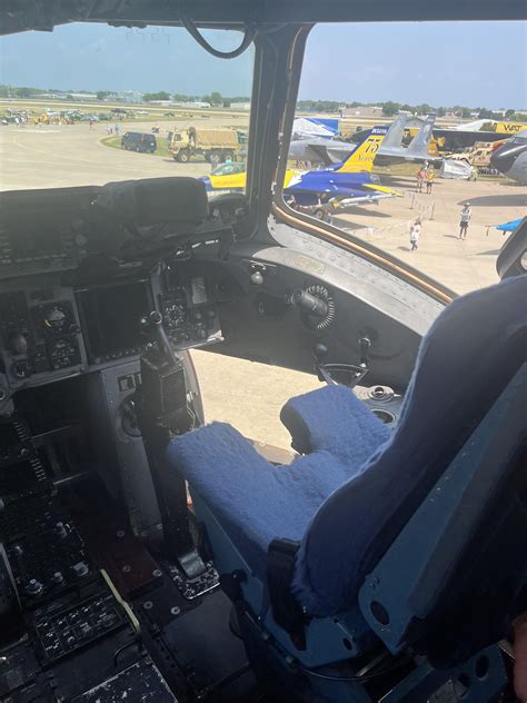 A350 cockpit from the outside - pilot for scale : r/aviation