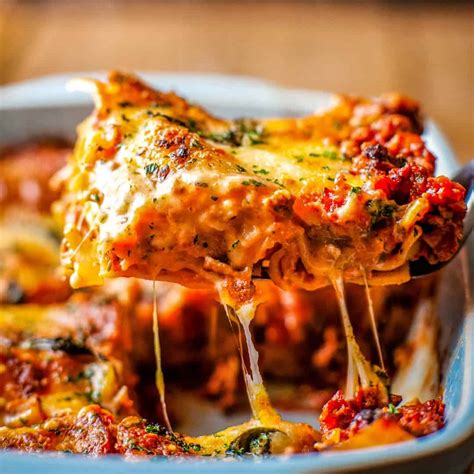 Classic Easy Beef Lasagna ⋆ Real Housemoms