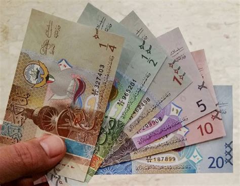 Kuwaiti Dinar most valuable currency in the world - Pakistanis in Kuwait