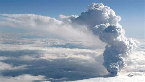 Iceland Volcano Ash Cloud Closes UK Airspace