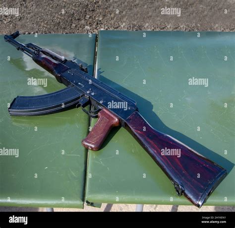 7.62 mm assault rifle Stock Photo - Alamy