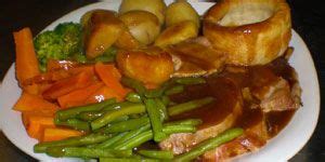 White Pyramid Pub | Trewoon - gf roast dinner gravy | Hot meals, Roast dinner, Roast dinner gravy