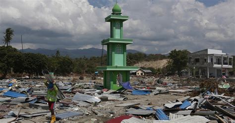 Indonesia quake: Anger rises as quake toll tops 1,200