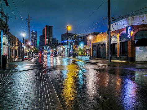 These Deserted Deep Ellum Photos Are Heartbreaking. | Central Track