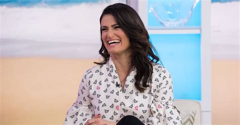 Idina Menzel: ‘Beaches’ remake will still have ‘Wind Beneath My Wings’