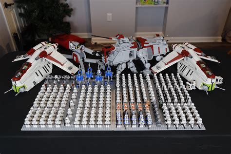 HUGE LEGO Clone Army - Gunships, AT-TEs, AT-RTs, BARC Speeders, 501st, Ahsoka Troopers, etc… : r ...