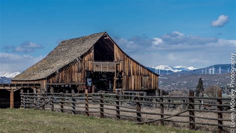 Thorp Barn, Cascades Mountains | Thorp, WA | Loren Mooney | Flickr