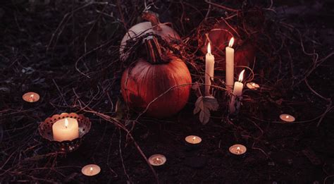 Samhain: The Irish Roots of Halloween •Irish Traditions - A Tipperary Store • Irish Folklore